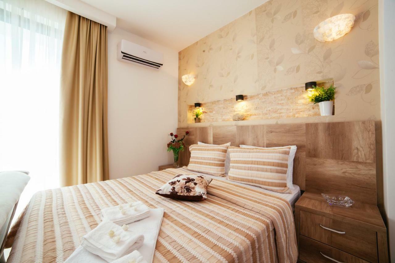 Hotel Platinum Ulcinj Esterno foto