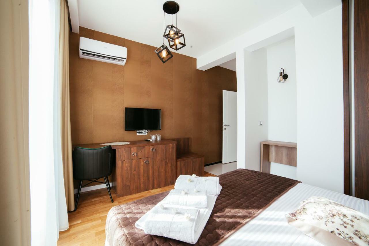 Hotel Platinum Ulcinj Esterno foto