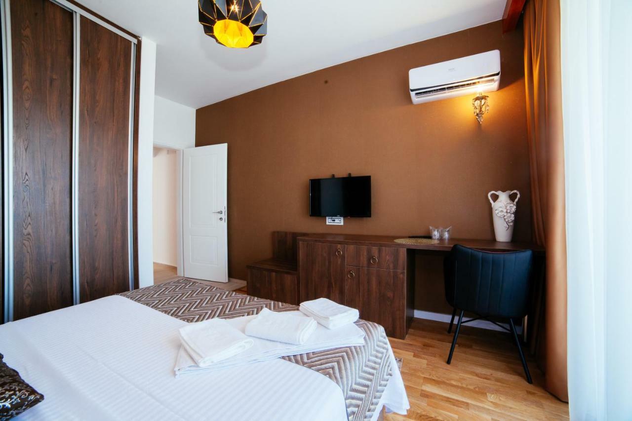 Hotel Platinum Ulcinj Esterno foto