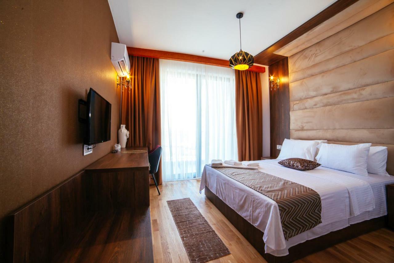 Hotel Platinum Ulcinj Esterno foto