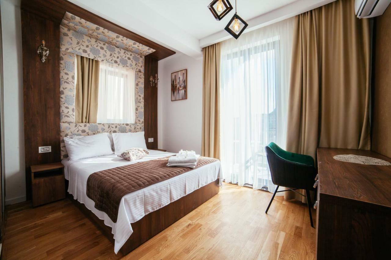 Hotel Platinum Ulcinj Esterno foto