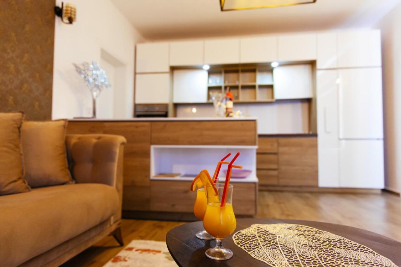 Hotel Platinum Ulcinj Esterno foto
